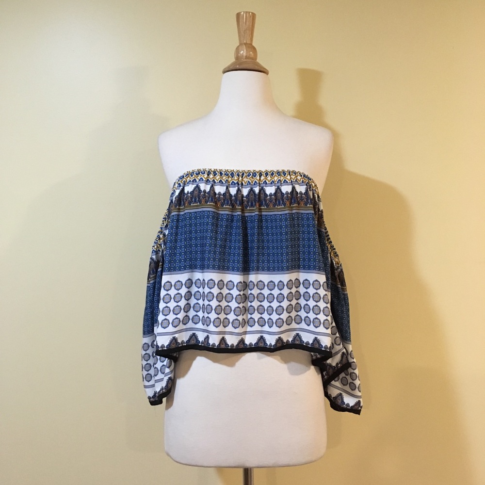 ๐ฅ CLEARANCE Off Shoulder Geo Print Cropped Blouse - Picture 5 of 8